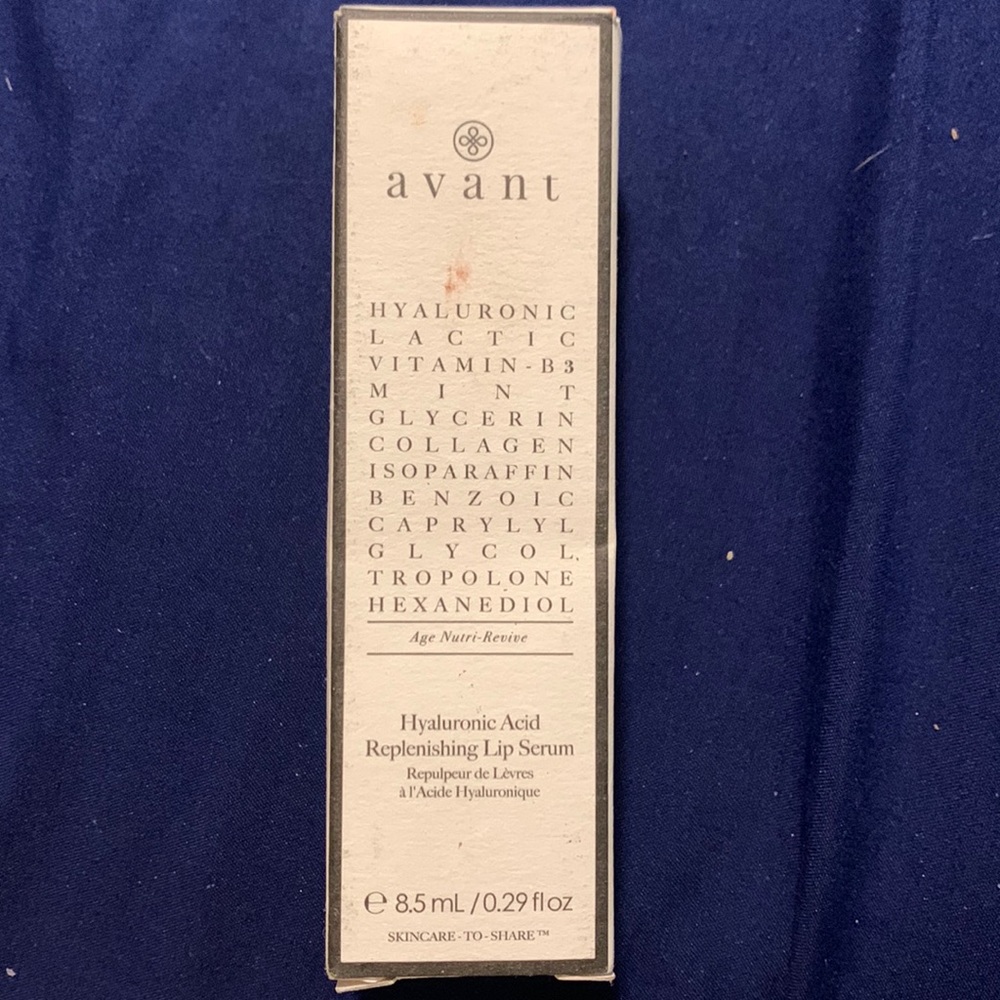 Avant Hyaluronic acid replenishing lip serum